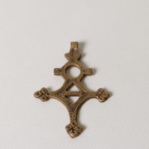 Cruz de bronce