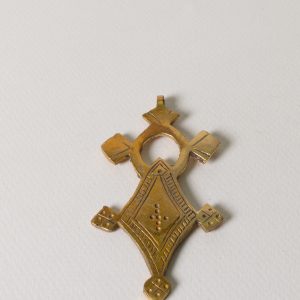 Cruz de bronce