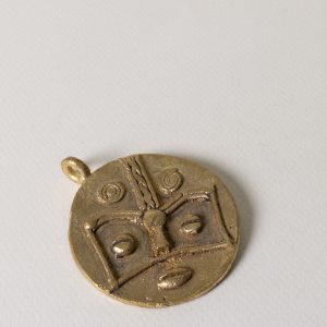 Máscara de bronce hecha a mano