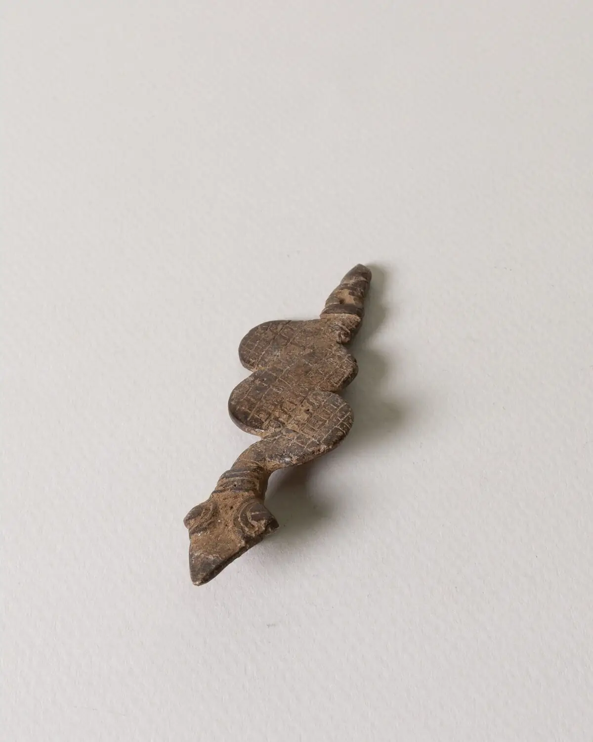Colgante de bronce envejecido hecho a mano