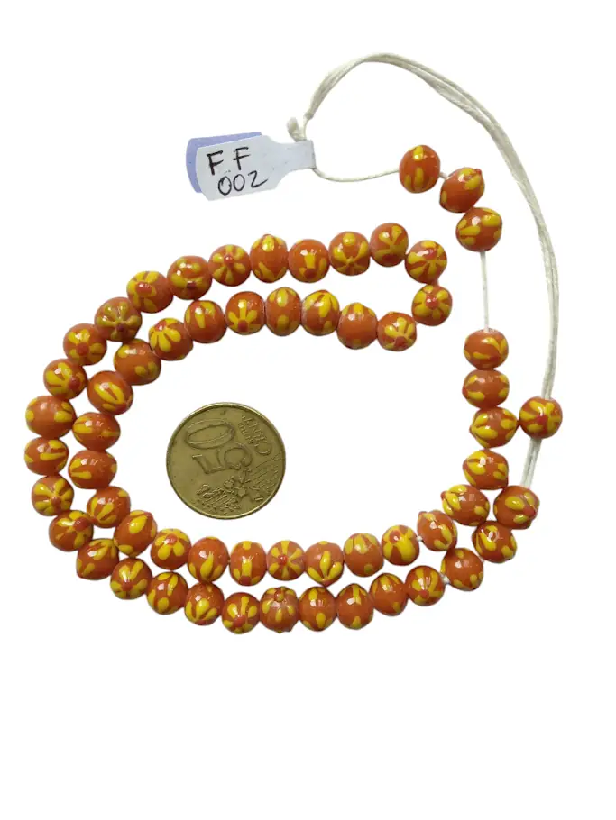 Collar de cuentas de vidrio con estampado de flores