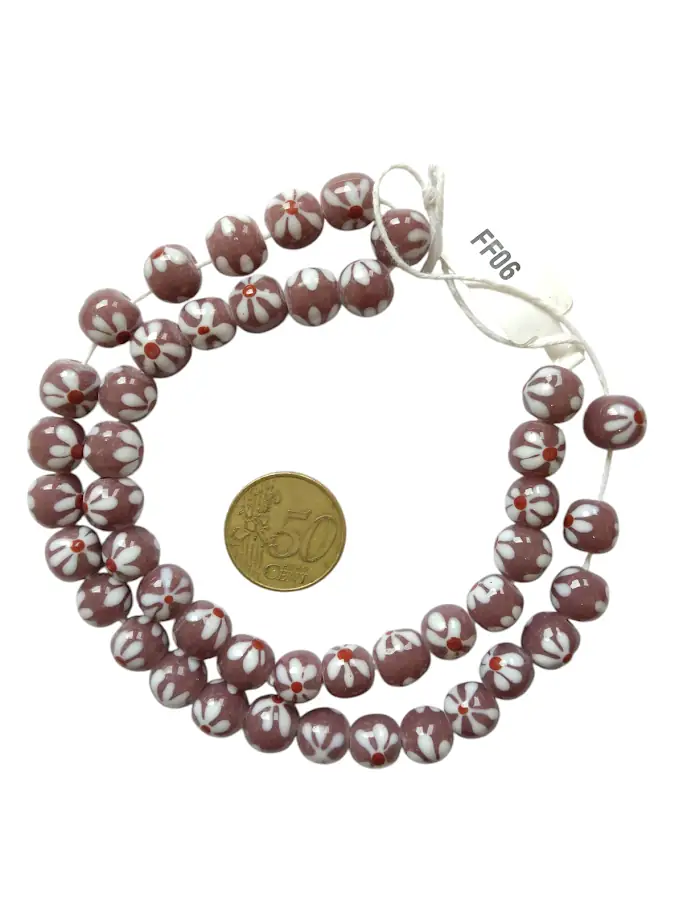 Collar de cuentas de vidrio con estampado de flores