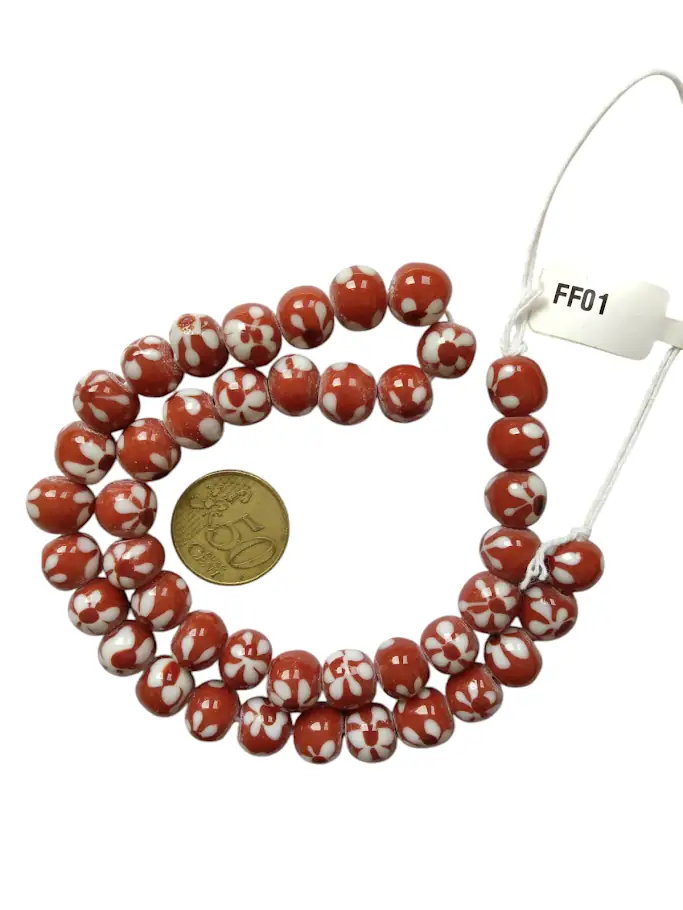 Collar de cuentas de vidrio con estampado de flores