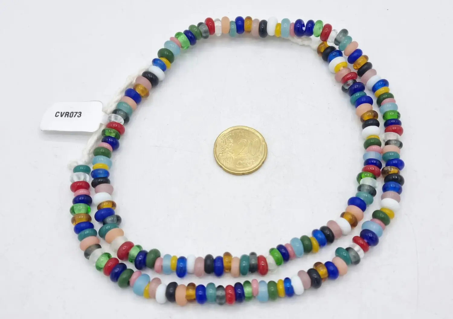 Collar de cuentas de vidrio con forma de donuts