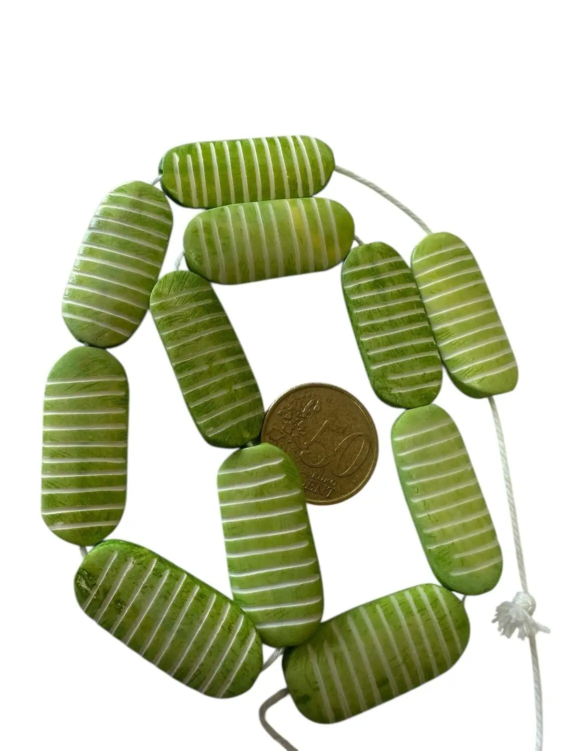 Collar de hueso a rayas
