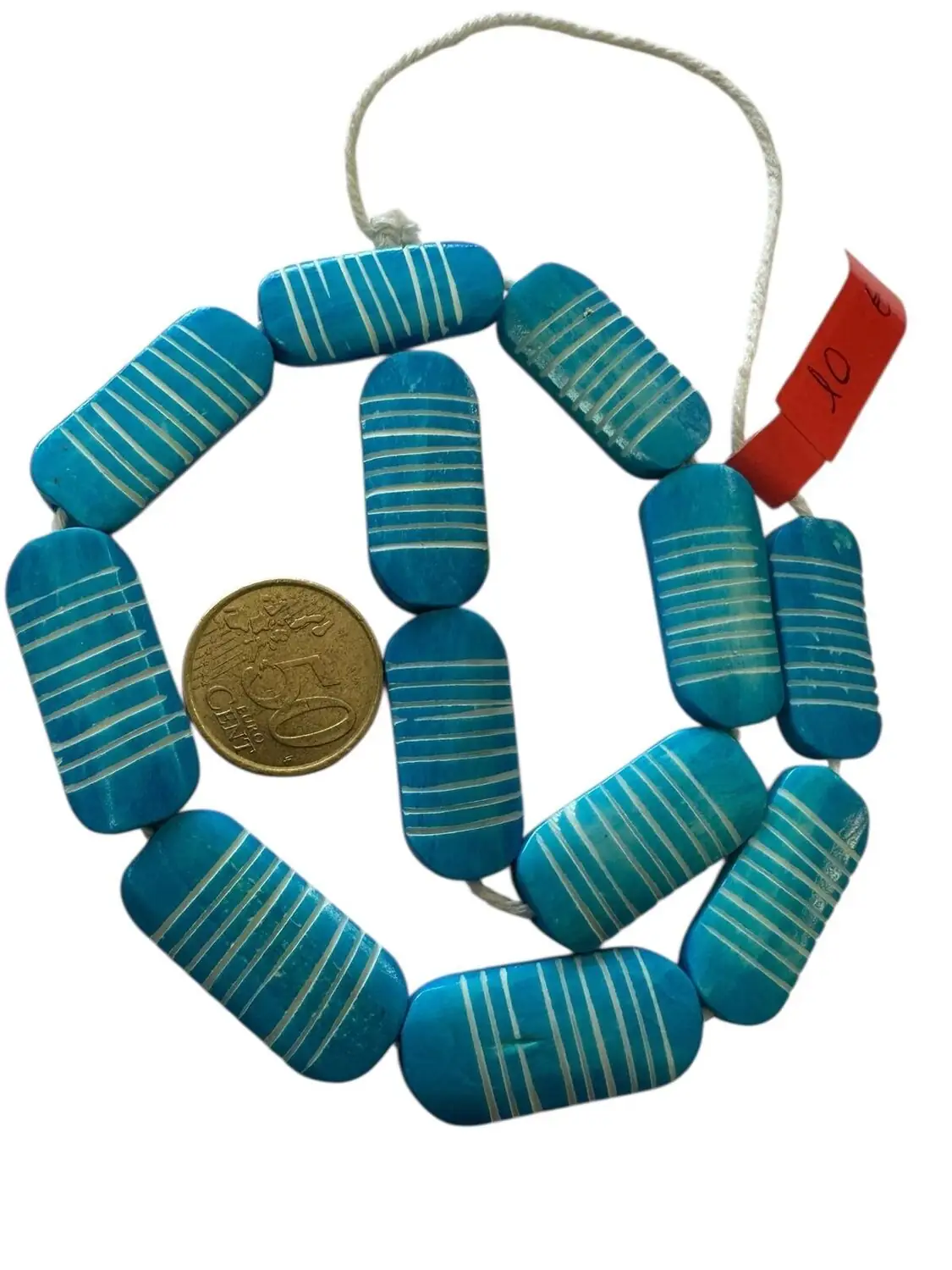 Collar de hueso a rayas