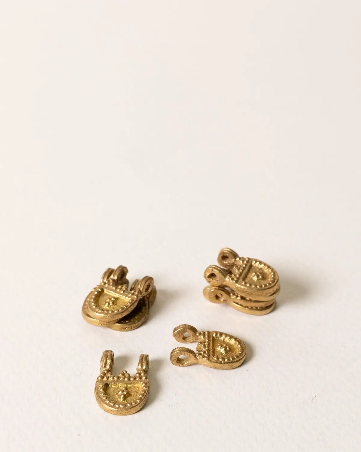 Cuenta de bronce pequeña (Pack de 10 piezas)
