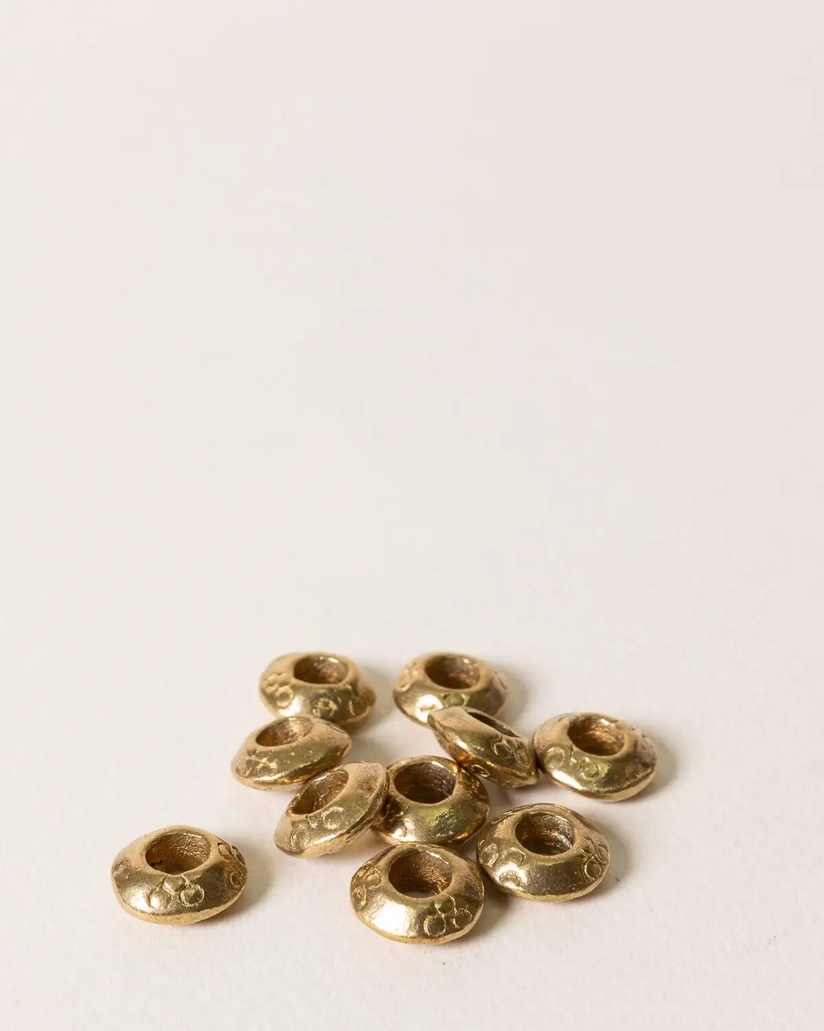 Cuenta de bronce pequeña (Pack de 10 piezas)