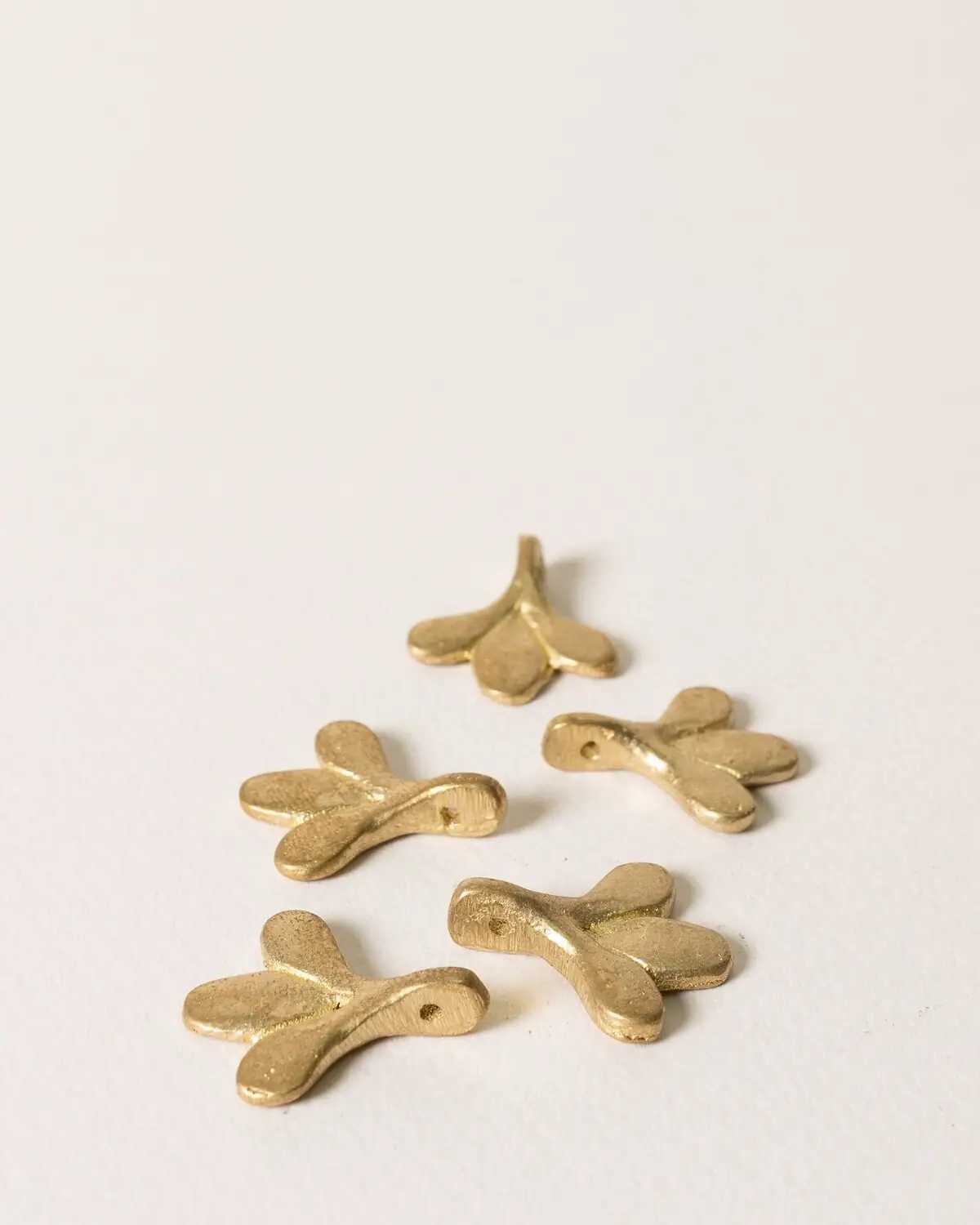 Cuenta de bronce pequeña (Pack de 5 piezas)