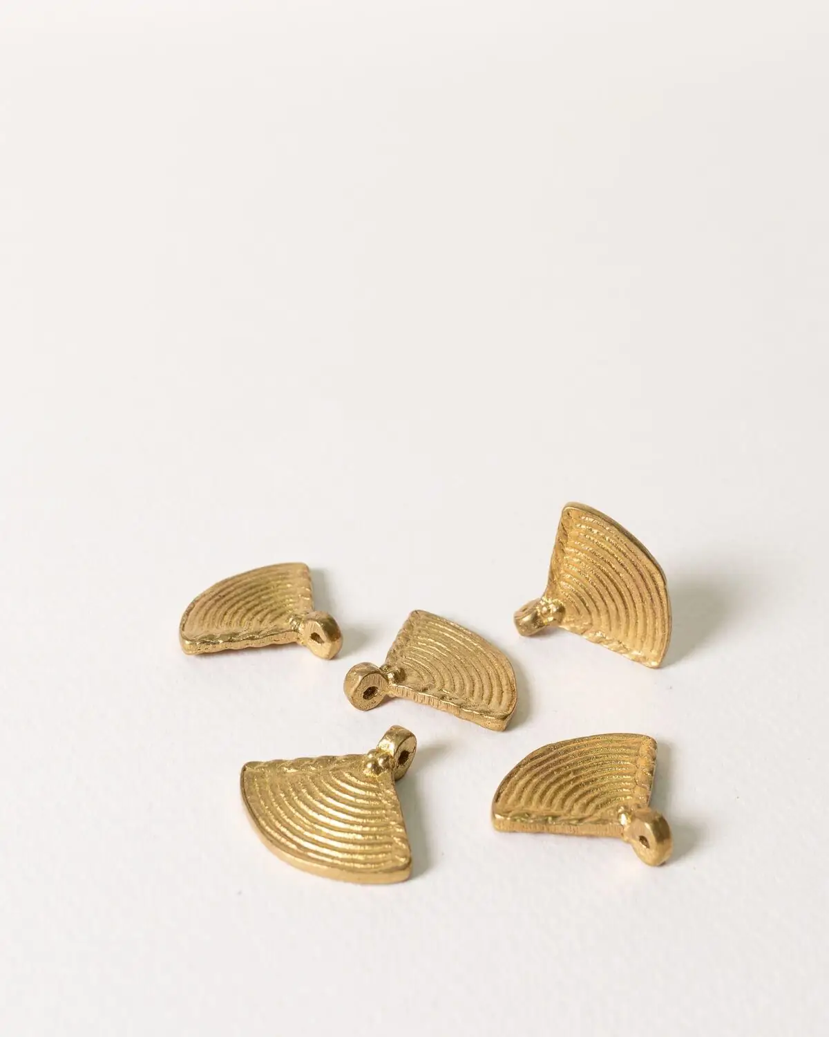 Cuenta de bronce pequeña (Pack de 5 piezas)