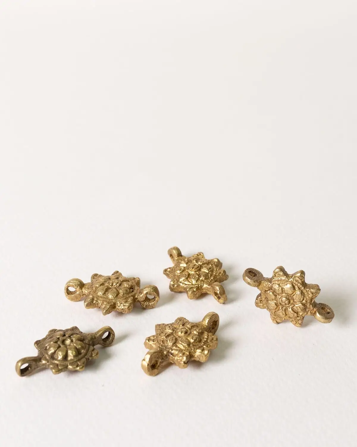 Cuenta de bronce pequeña (Pack de 5 piezas)