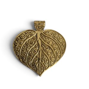 Colgante hoja de bronce en forma de corazón