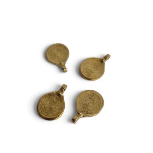Cuenta pequeña de bronce