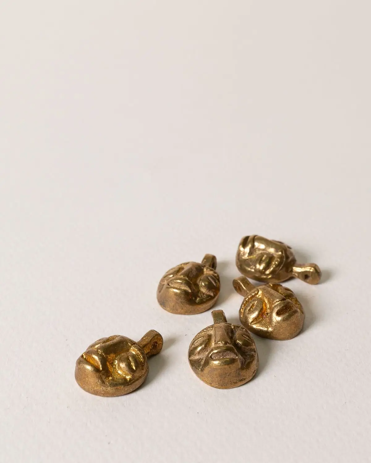Máscara de bronce hecha a mano (Pack de 5 piezas)