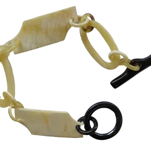 Brazalete de asta