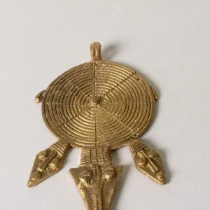 Colgante de bronce hecho a mano