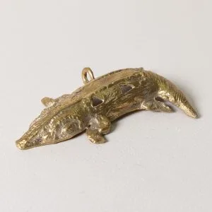 Cocodrilo de bronce gordo