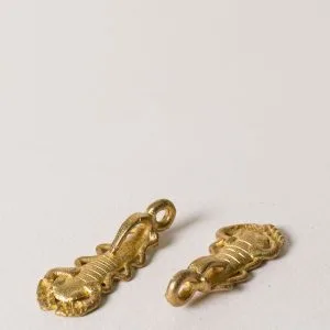 Escorpión de bronce muy pequeño (Pack de 2 piezas)