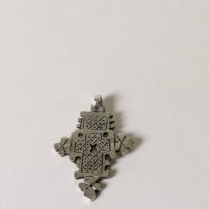 Cruz de bronce plateada