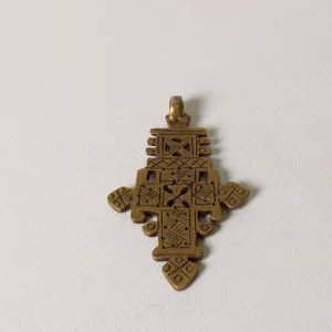 Cruz de bronce