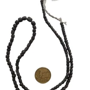 Collar de vidrio reciclado hecho a mano