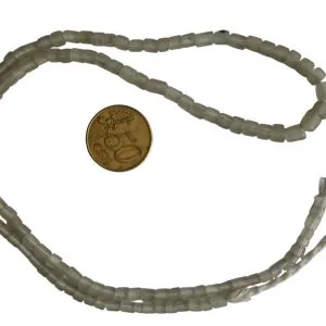 Collar de vidrio reciclado hecho a mano