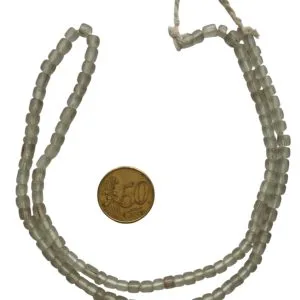 Collar de vidrio reciclado hecho a mano
