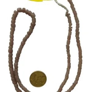 Collar de vidrio reciclado hecho a mano