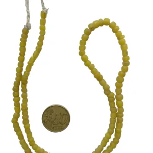 Collar de vidrio reciclado hecho a mano