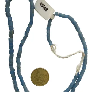 Collar de vidrio reciclado hecho a mano