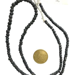 Collar de vidrio reciclado hecho a mano