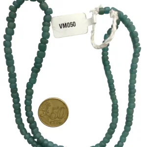 Collar de vidrio reciclado hecho a mano
