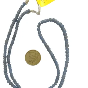Collar de vidrio reciclado hecho a mano
