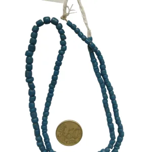 Collar de vidrio reciclado hecho a mano