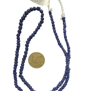 Collar de vidrio reciclado hecho a mano