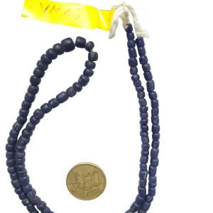Collar de vidrio reciclado hecho a mano