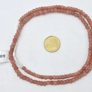Collar de vidrio reciclado hecho a mano
