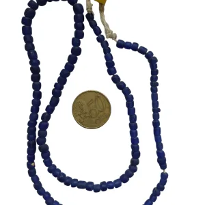 Collar de vidrio reciclado hecho a mano