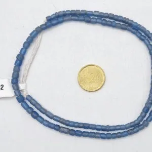 Collar de vidrio reciclado hecho a mano