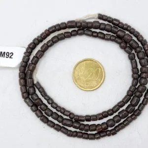 Collar de vidrio reciclado hecho a mano