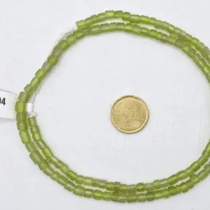 Collar de vidrio reciclado hecho a mano