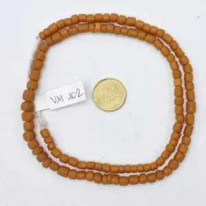 Collar de vidrio reciclado hecho a mano