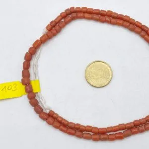 Collar de vidrio reciclado hecho a mano