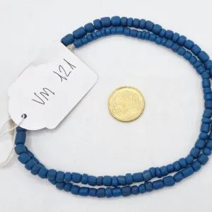 Collar de vidrio reciclado hecho a mano