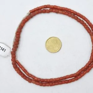 Collar de vidrio reciclado hecho a mano