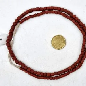 Collar de vidrio reciclado hecho a mano