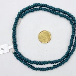 Collar de vidrio reciclado hecho a mano