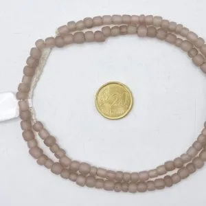 Collar de vidrio reciclado hecho a mano