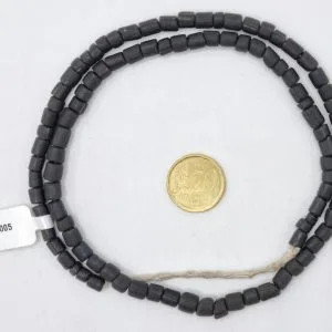 Collar de vidrio reciclado hecho a mano