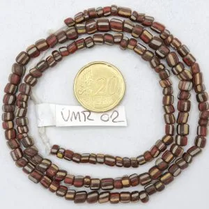 Collar de vidrio reciclado hecho a mano